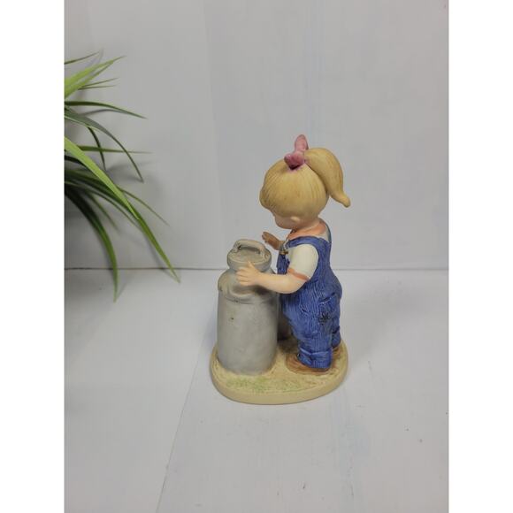 Vintage Denim Days 1501 Debbie "Morning Chores" Homco Figurine - Picture 3 of 5